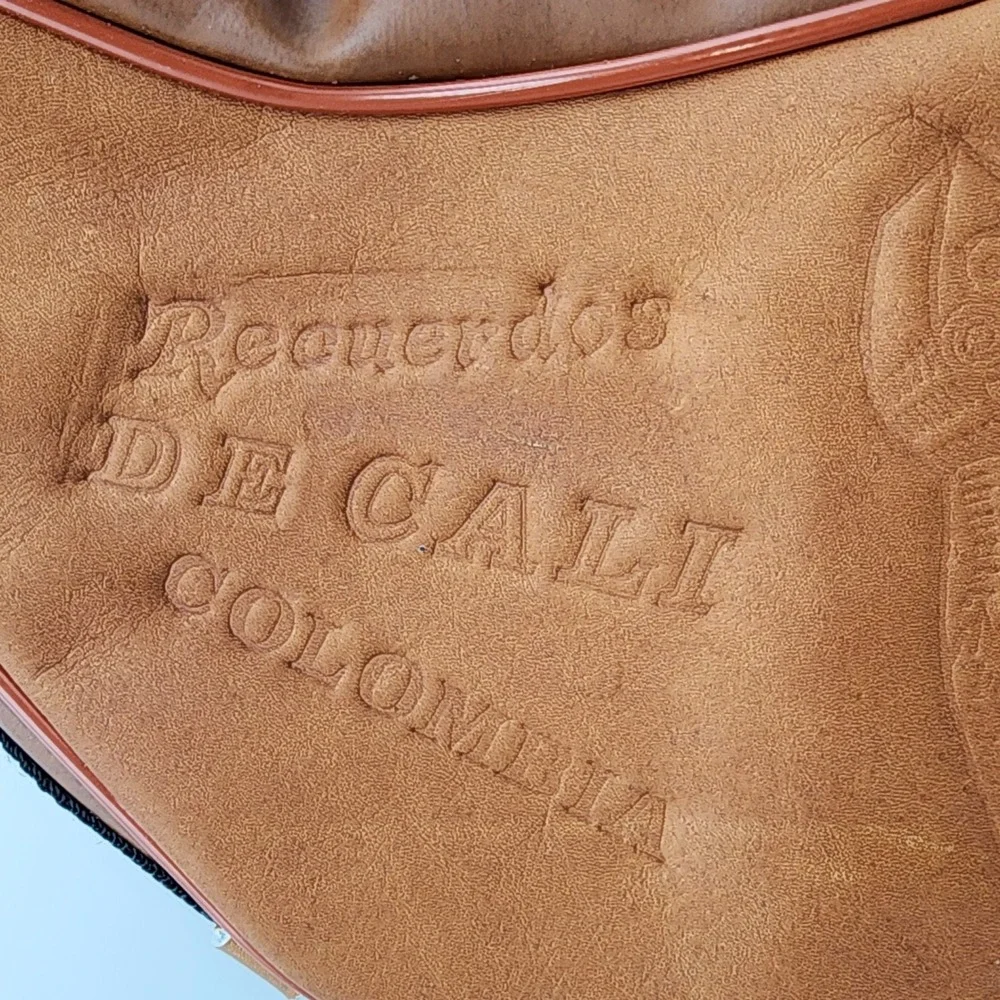 La Caleñita Colombian Souvenir Tejada Cat Embossed Leather Bota Bag Wine Canteen